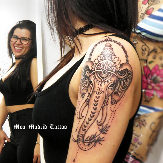 Tatuaje de elefante en el brazo