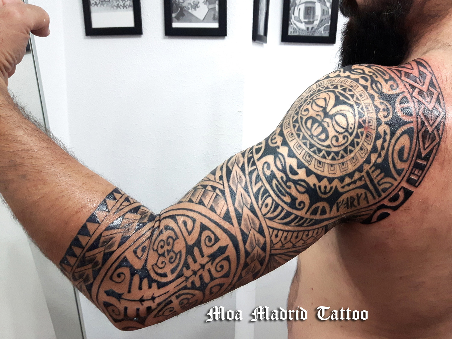 ¿Dónde tatuarse un brazo maorí en Madrid? En Moa Madrid Tattoo