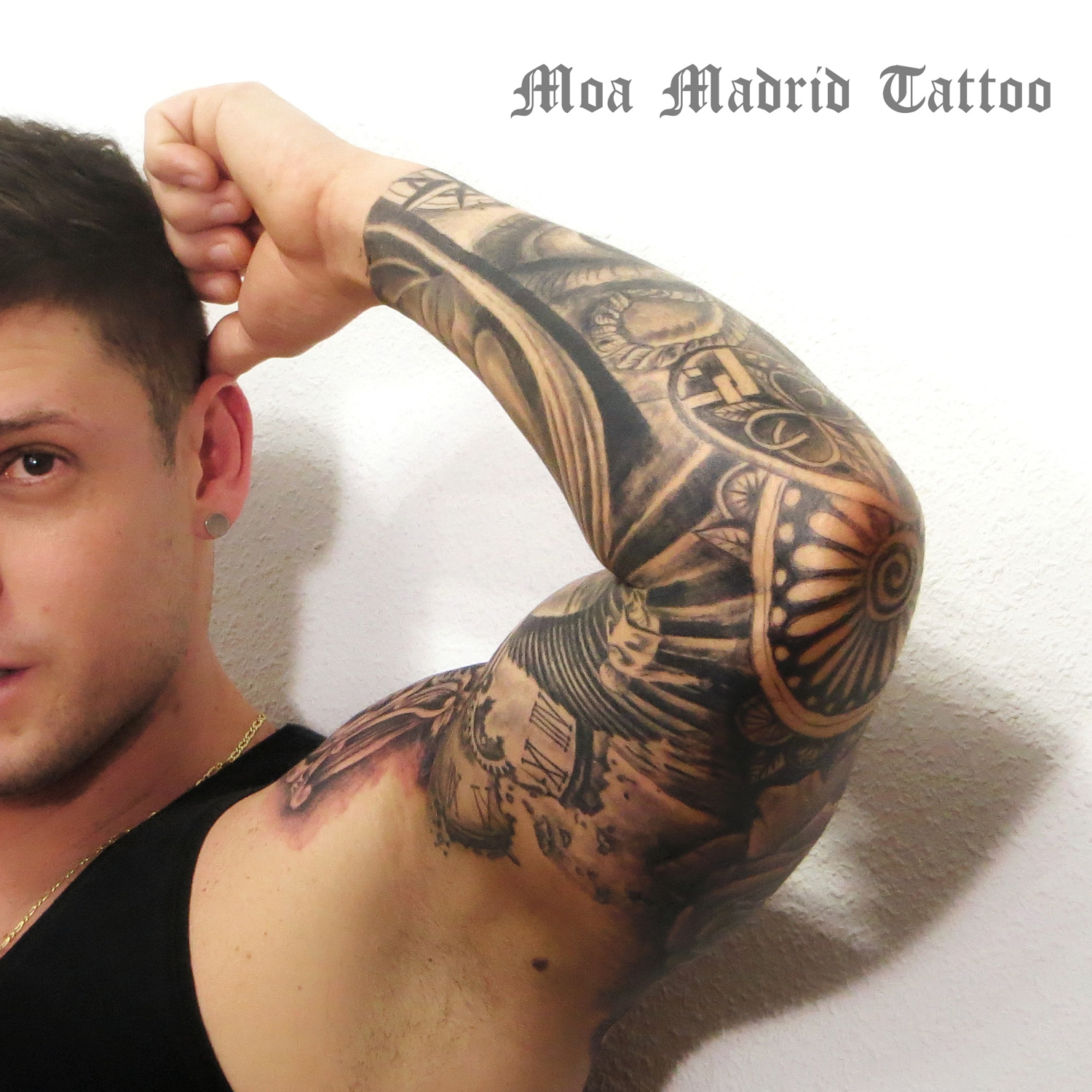 Brazo entero tatuado en realismo en Madrid