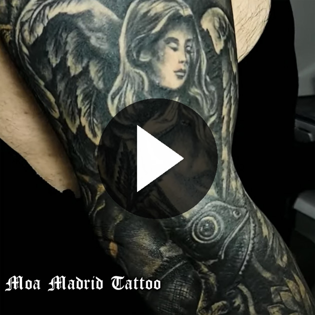 VÍDEO Brazo entero, hombro y mano llenos de tatuajes