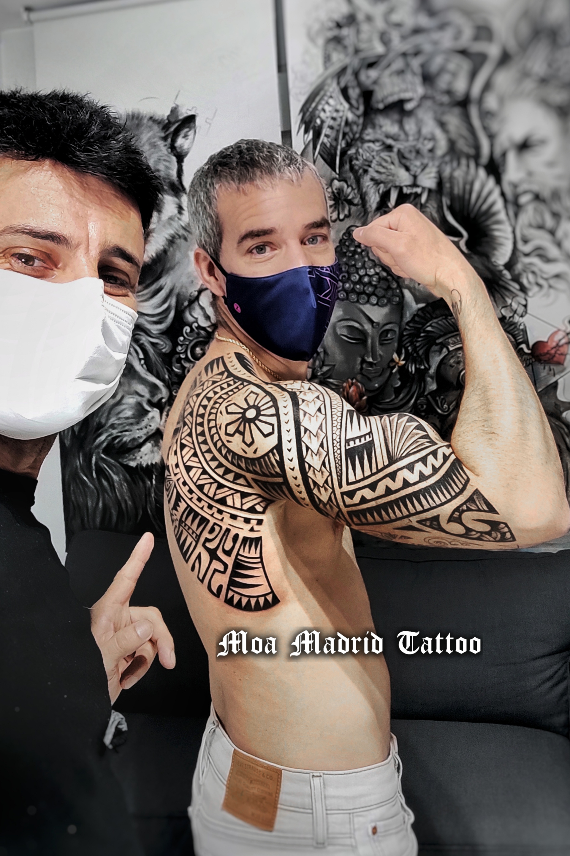 GRAN tatuaje estilo samoano en el brazo y ocupando TODO el omóplato, diseño exclusivo Moa, tu tatuador maorí en MAdrid