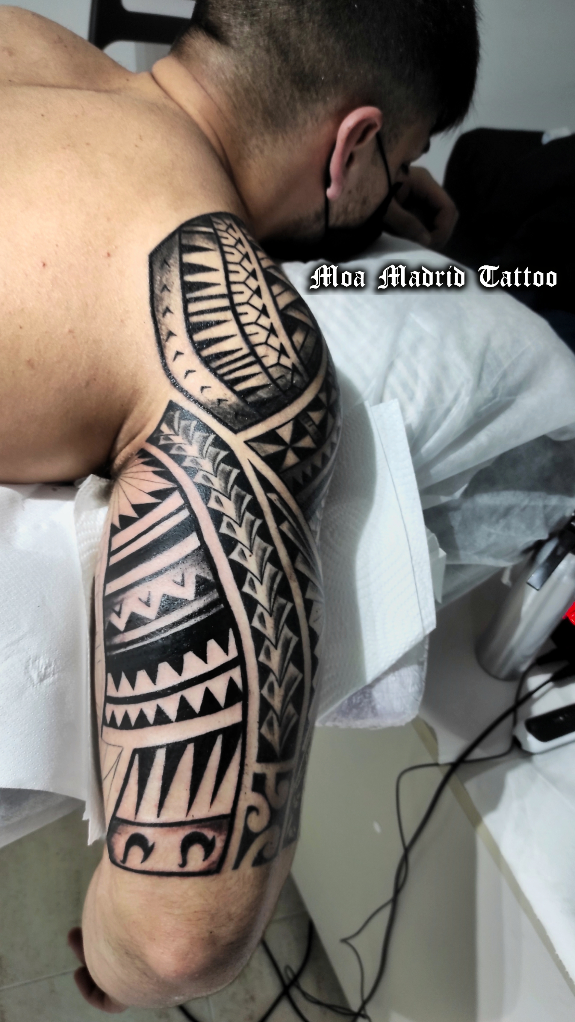 Tatuaje samoano Moa Madrid Tattoo: tu tatuador maorí en Madrid